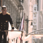 Robbie Williams představuje nový klip „Go Gentle“ 8