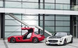 Mercedes-Benz představuje finální verzi SLS AMG GT 4