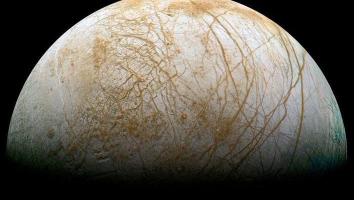 NASA ukázala nejúžasnější záběr Evropy 1