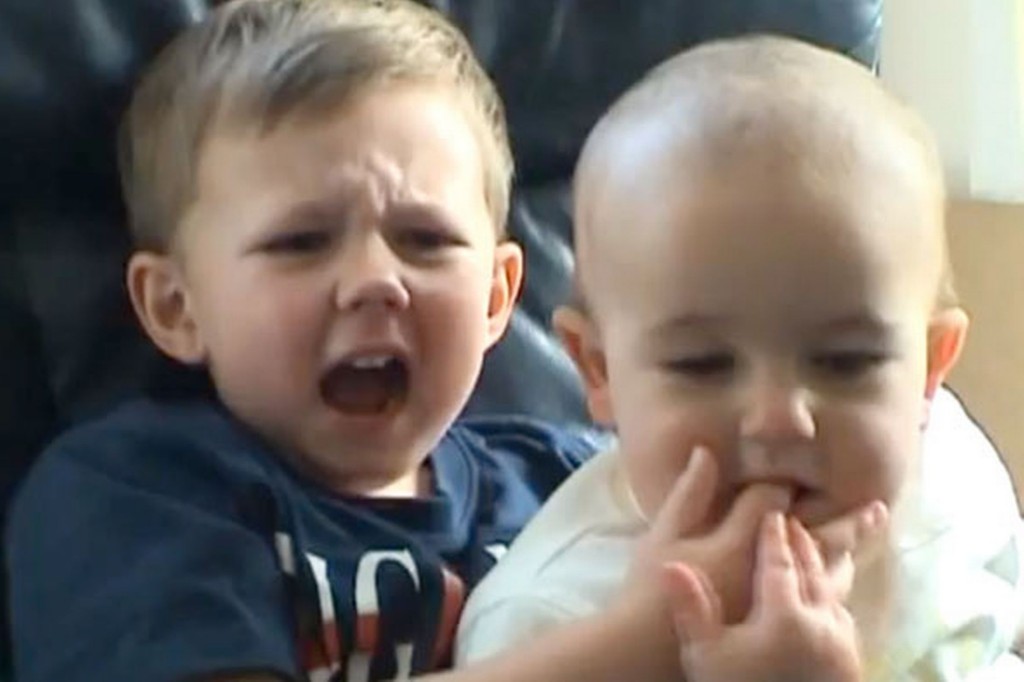 a-grab-from-the-youtube-video-charlie-bit-my-finger-pic-youtube-957106110