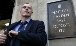 Loupež jako z filmu: Zloději ukradli z trezoru stovky milionů 8