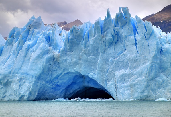 153_-_Glacier_Perito_Moreno_-_Grotte_glaciaire_-_Janvier_2010