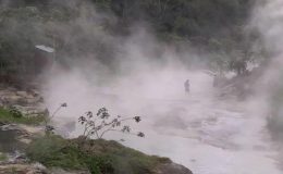 Podívejte se na řeku, v níž se zvířata vaří zaživa 37