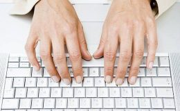 Má i vaše klávesnice na těchto místech hrbolky? 39