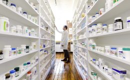 Z trhu stahují lék pro pacienty s onemocněním plic a také lék Stopangin 4