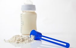 Kojenecké mléko firmy Lactalis stahují už z 83 zemí 3