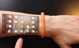 Náramek budoucnosti, který promítá displej mobilního telefonu na vaši ruku 41