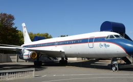 Soukromá letadla krále Rock´n´rollu Elvise Presleyho jsou v dražbě 38