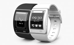 Další smart hodinky, tentokrát od Motoroly 36