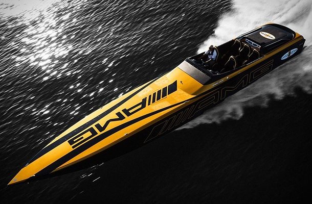 Motorový člun AMG inspirovaný sporťákem z hry Gran Turismo 1