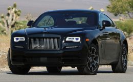 Rolls-Royce vsadil na černou sošku Spirit Of Ecsstasy 8
