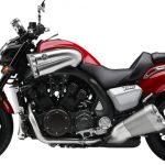 Yamaha V-Max oslavuje 30. narozeniny se speciální edicí. Vysoký výkon, karbon a výfuky Akrapovič 7