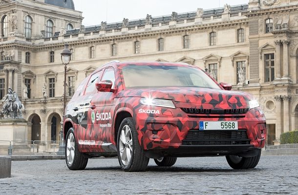 Maskovaná Škoda KodiaQ poprvé v cíli Tou De France 1