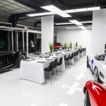 Dobré jídlo, noční život a nadupaná auta - vítejte v klubu Miami Supercar Room 11