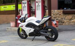 2015 Energica Supersport poháněný elektromotorem 3