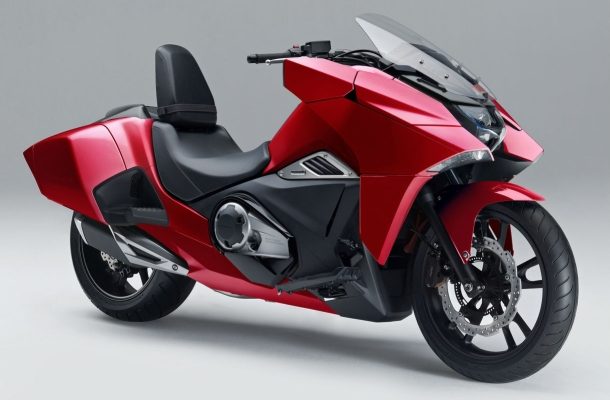 Budou se motorky budoucnosti chtít podobat na Hondu NM4 Vultus? 1