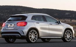 Mercedes Benz GLA 45 AMG: dvoulitr s výkonem 360 koňských sil!!! 39