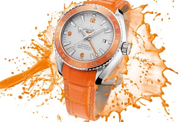 Omega představila světově první hodinky s oranžovou keramikou 1