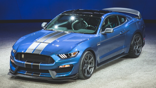 Ford představuje "legendární" Shelby® GT350® Mustang. Ovládání a výkon na rozdávání 1