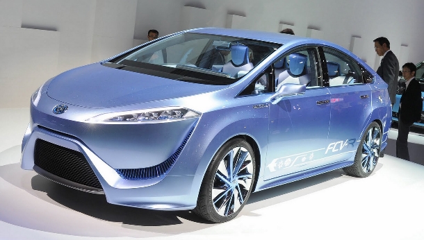 Toyota FCV-R: vodíkové auto v prodeji od prosince 1