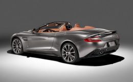 Britská společnost Q osedlala Aston Martin DB9 Volante. Výsledek stojí za to a pomůže charitě 39