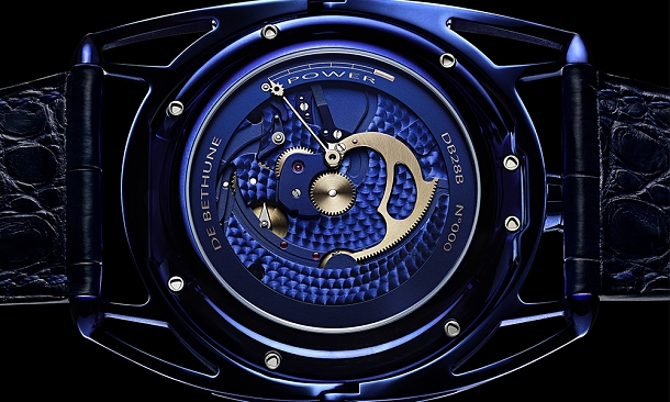 De Bethune DB28: hodinky jak z vesmíru v harmonické modré barvě 1