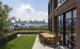 Bon Jovi prodává svůj Duplex na West Village za 17,3 miliónů dolarů 36