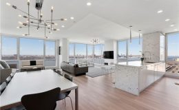 NEW YORSKÝ PENTHOUSE S VÝHODAMI. V CENĚ JE ROLLS-ROYCE PHANTOM, JACHTA A LETNÍ DOVOLENÁ 4