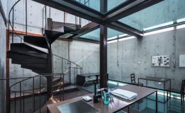 SKLENĚNÝ DŮM, V KTERÉM NEMÁTE ŠANCI UKRÝT MILENCE NEBO MILENKU 7