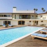 BRUCE WILLIS PRODÁVÁ SVOU LUXUSNÍ HACIENDU V BEVERLY HILLS ZA 18 MILIÓNŮ DOLARŮ 11