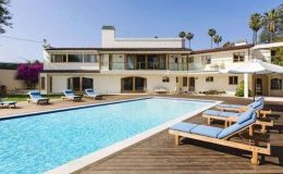 BRUCE WILLIS PRODÁVÁ SVOU LUXUSNÍ HACIENDU V BEVERLY HILLS ZA 18 MILIÓNŮ DOLARŮ 3