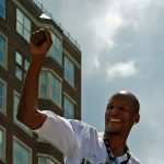 ZNÁMY BASKETBALISTA SI OTEVŘEL FASTFOOD SE ZDRAVOU STRAVOU 8
