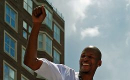 ZNÁMY BASKETBALISTA SI OTEVŘEL FASTFOOD SE ZDRAVOU STRAVOU 4