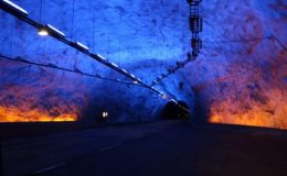NEJDELŠÍ SILNIČNÍ TUNEL LAERDAL – KDYŽ DOPRAVA PŘINÁŠÍ ESTETICKÝ ZÁŽITEK 1