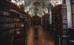 MILUJETE KNIHY? NAŠLI JSME NEJSTARŠÍ BEZPLATNOU KNIHOVNU! 9