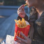 V ANGLII PLATÍ ZÁKAZ VSTUPU NEZLETILÝCH DO ŘETĚZCE FAST-FOOD 8