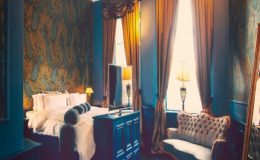 50 DRUHŮ ŠAMPAŇSKÉHO A DIOR V ŠATNÍKU? SEZNAMTE SE S NEJSOFISTIKOVANĚJŠÍM HOTELOVÝM APARTMÁNEM 42