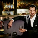 SKOTY ŽENE VPŘED JEJICH LEGENDÁRNÍ NÁPOJ. TYTO KOMERČNÍ ZNAČKY WHISKY JSOU NEJOBLÍBENĚJŠÍ 7