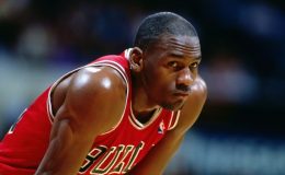 MICHAEL JORDAN SE STAL OFICIÁLNĚ MILIARDÁŘEM 1