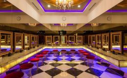 VSTUPTE DO LUXUSNÍ POSILOVNY, DO KTERÉ  VSTUP STOJÍ 24 TISÍC DOLARŮ ROČNĚ 9