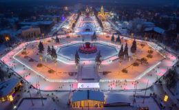 MOSKVA SE PYŠNÍ NEJVĚTŠÍM ZIMNÍM KLUZIŠTĚM NA SVĚTĚ 40
