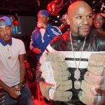 JAK FLOYD MAYWEATHER PŘEVÁŽEL MILIONY VE SVÉM AUTĚ 7