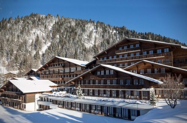 HUUS HOTEL GSTAAD – NOVÁ DESTINACE PRO ZIMNÍ SPORTY, KTEROU SI IHNED ZAMILUJETE! 1