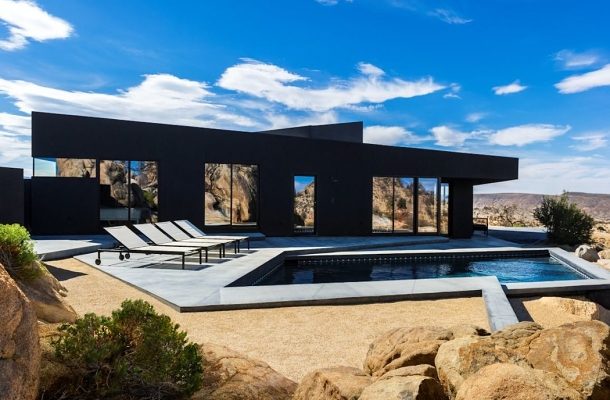 THE BLACK DESERT HOUSE – PŮSOBIVÁ REZIDENCE UPROSTŘED KALIFORNSKÉ POUŠTĚ 1