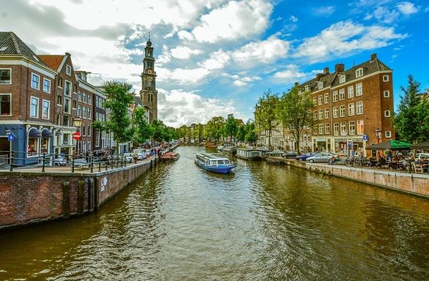 KÁVA ZADARMO A ZLEVNĚNÉ OPRAVY KOL – AMSTERDAM ODMĚNÍ OBYVATELE, KTEŘÍ POCTIVĚ RECYKLUJÍ 1