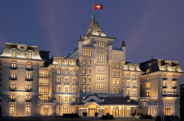 ROYAL SAVOY HOTEL - VSTUPTE DO ŠVÝCARSKÉ PAMÁTKY A VYCHUTNEJTE SI KRÁLOVSKOU PÉČI 1