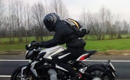 MV AGUSTA BRUTALE 800 DRAGSTER: ITALSKÁ MOTORKA, KTEROU SI MUSÍTE UŽÍT! 41