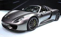 PORSCHE 918 SPYDER: NOVÝ IDEÁL SUPERAUTA 8