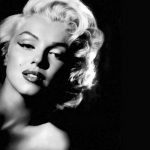 IKONICKÉ ŠATY MARILYN MONROE BYLI VYDRAŽENY ZA VÍCE NEŽ 4 MILIONŮ DOLARŮ 11