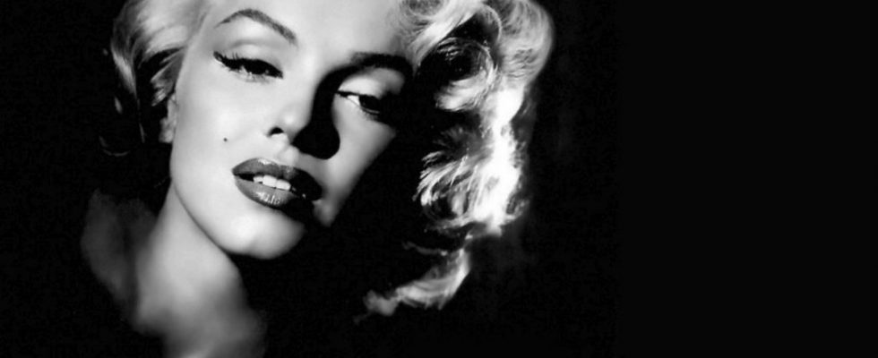 IKONICKÉ ŠATY MARILYN MONROE BYLI VYDRAŽENY ZA VÍCE NEŽ 4 MILIONŮ DOLARŮ 1